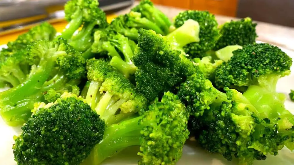 Descubra o prazer saudável: Brócolis na Airfryer, uma opção deliciosa e fácil de preparar!