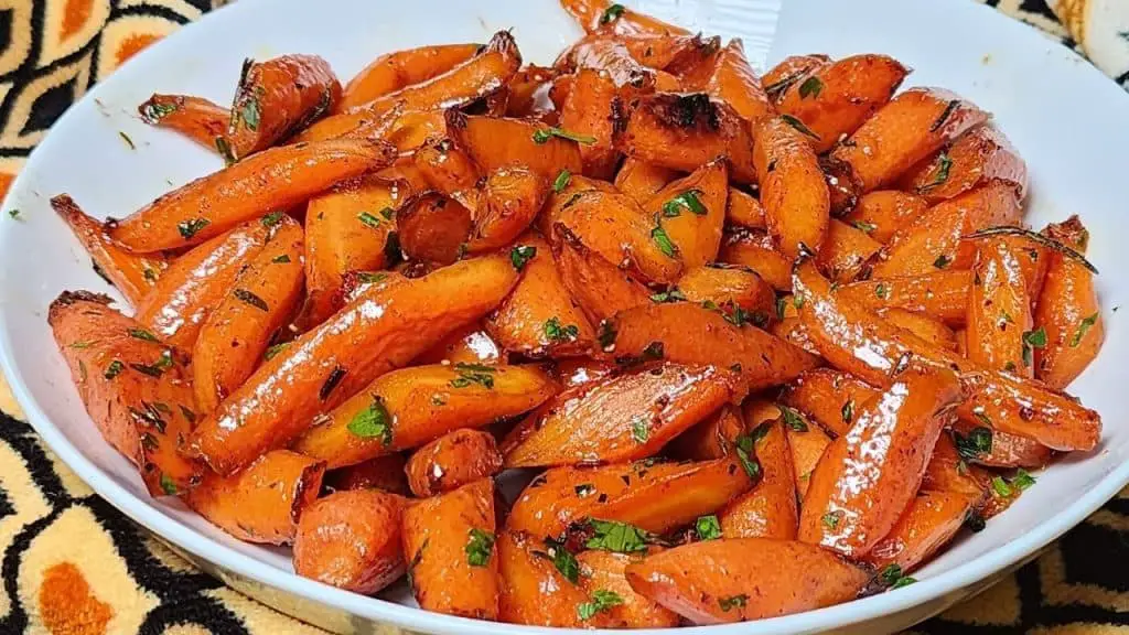 Desperte seus sentidos com a cenoura na airfryer: uma explosão de sabores saudáveis e uma textura crocante que encanta o paladar.